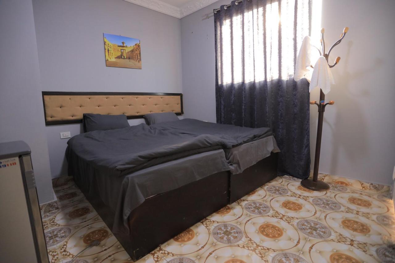 Three Golden Pyramids Bed & Breakfast Cairo Exterior photo