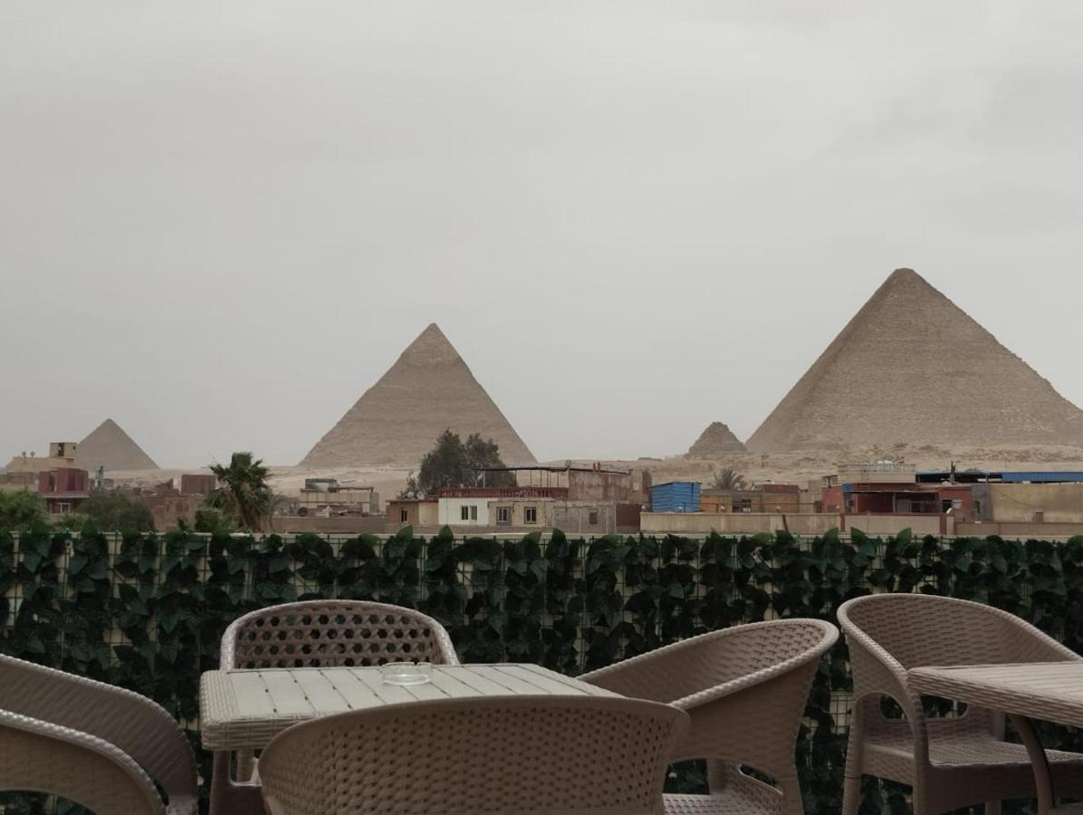 Three Golden Pyramids Bed & Breakfast Cairo Exterior photo